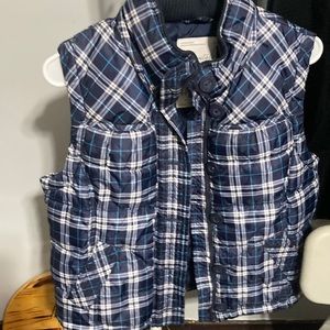 Aeropostale vest large